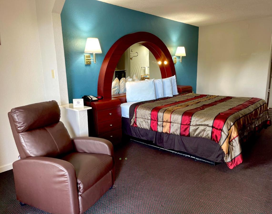 Luxury Inn & Suites Selma Exterior foto